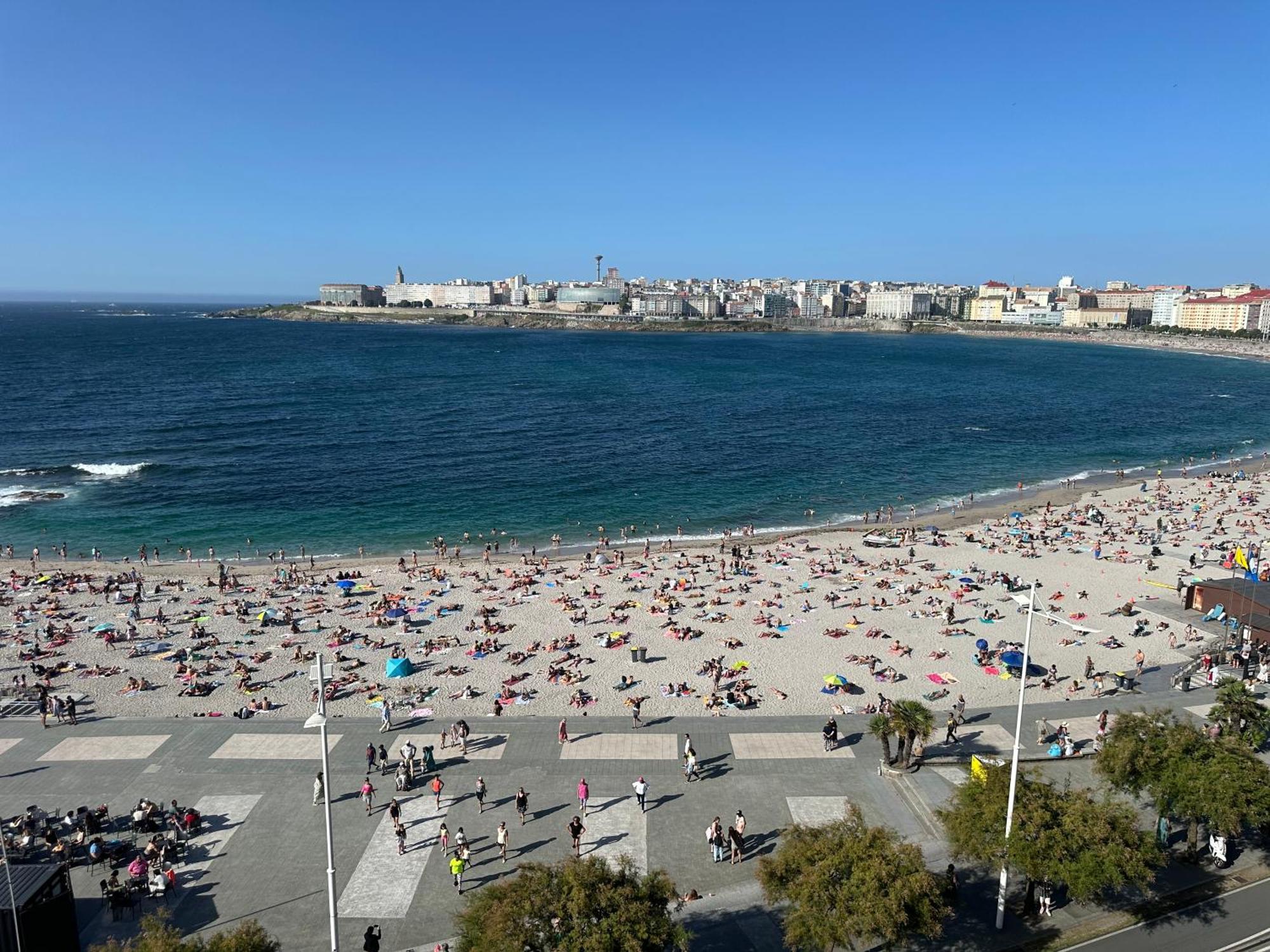 Piso Con Vistas A La Playa De Riazor Apartment A Coruna Ngoại thất bức ảnh